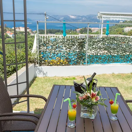 Oleander Sea View